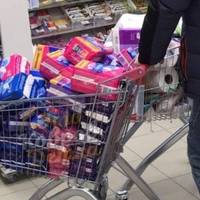 В Росії почали перепродувати прокладки через Інтернет