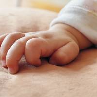 16-річна харків’янка почала народжувати просто у черзі на кордоні: маленький син змінив плани родини