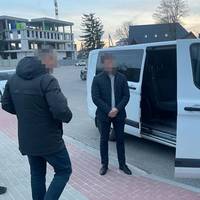 Вимагав 100 тис. за автобус: на Львівщині в.о. мера намагався продати гуманітарну допомогу