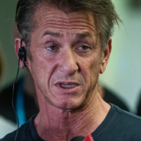 Голівудський актор Шон Пенн заявив, що готовий взяти зброю, щоби боротися разом з Україною