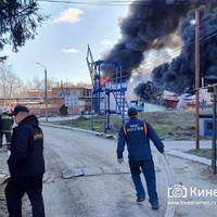У росії сталася масштабна пожежа на хімзаводі (відео)
