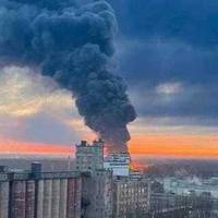 Масштабні пожежі у Брянську: окрім нафтобази горять об’єкти на території військової частини