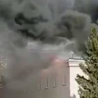 Росія продовжує палати: поблизу Тюмені горить великий торговий центр