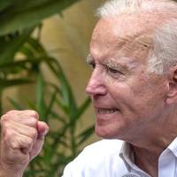 Китай жорстко відреагував на заяву Байдена силою захищати Тайвань