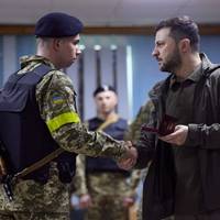 Зеленський на фронті: президент уперше за час війни публічно поїхав за межі Київщини (фото)