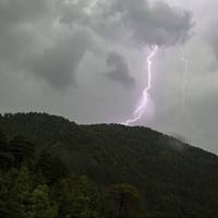 У західних областях України на суботу оголосили штормове попередження - ДСНС