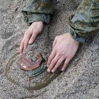 На Херсонщині окупанти підірвалися на своїх 70-річних мінах, намагаючись замінувати територію