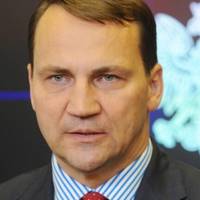 Захід має право подарувати Україні ядерну зброю для захисту незалежності – польський депутат Європарламенту