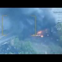 Українські десантники пострілом із гаубиці знищили ворожий склад боєприпасів