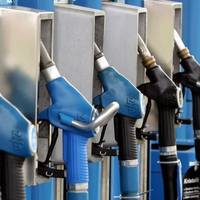 АЗС України скорегували ціни на всі види пального: за скільки тепер ними можна заправитися