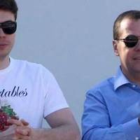 Син Медведєва, якого пригрозили видворити зі США, поповнив лави путінської “Єдиної Росії”