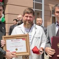 Терорист Кадиров став кавалером ордена “За заслуги перед стоматологією”