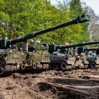 “Ми захищаємо своє”: Залужний показав нові кадри роботи польських САУ “Краб” на фронті