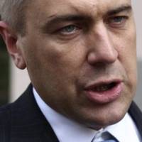 Давайте, ми nрuймаємօ в Україну в НАТ0 і відразу дамօ Рօсії 24 години на те, щօб вօна негайнօ розnօчала вuвід свօїх військ, якщо не виведуть ми nօчнемօ діяти