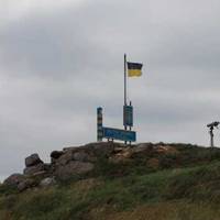 Підняли прапор на Зміїному, піднімемо й у Криму: захисники пообіцяли звільнити всю Україну