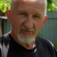 Український пенсіонер із трофейного РПГ-18 підбив ворожий бензовоз та зупинив колону окупантів