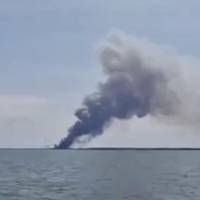 Правий борт у районі корми підозріло обгорів: У бухту Севастополя зайшов російський військовий корабель (фото)