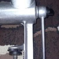 Якщо у вас вдома припадає пилом така м’ясорубка – ні в якому разі її не викидайте – вона та інші речі СрСр коштують великих грошей Якщо у вас вдома припадає пилом така м’ясорубка – ні в якому разі її не викидайте – вона та інші речі СрСр коштують великих грошей