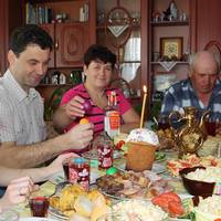 –Я давно вже знаю про татових коханок, про те, що ви живете разом лише заради мене, хоч я цього і не просив, і про те, що ви дано чужі один одному люди. Тому, краще розлучіться і всім від цього буде –Я давно вже знаю про татових коханок, про те, що ви живете разом лише заради мене, хоч я цього і не просив, і про те, що ви дано чужі один одному люди. Тому, краще розлучіться і всім від цього буде