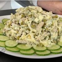 Салат який сподобається всім особливо чоловікам — так смачно що і ділитися ні з ким не захочете