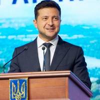 Маємо підіймати Україну: Зеленський запустив найбільший прапор у Черкаській області