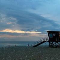 В Одесі маму з дітьми змусили покинути пляж через шезлонг: 