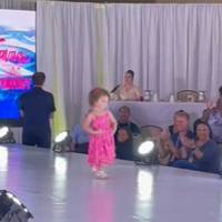 Юна модель, яка виступила поза конкурсом, завоювала серця глядачів