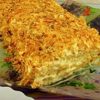 Рецепт ледачого торта Наполеон з трьох інгредієнтів — готується дуже швидко, а здається вмить