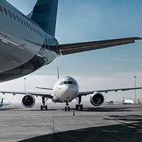 У Києві приземлився черговий літак із Афганістану з евакуйованими людьм