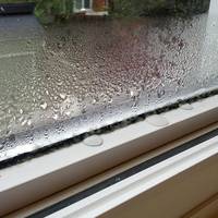 Ефективний домашній засіб проти запотівання вікон