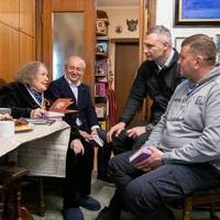 ❗️⚡️ Залужний прийшов додому до Ліни Костенко: яскраві кадри.