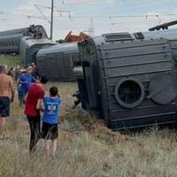 У РОСІЇ ЗІЙШОВ З РЕЙОК ПАСАЖИРСЬКИЙ ПОТЯГ: Є ПОСТРАЖДАЛІ