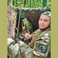 Роман Дзівінський робить усе можливе для наближення нашої перемоги. “Я місяцями вчився писати правою рукою
