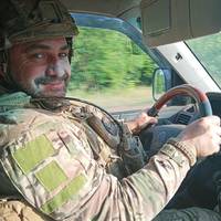 Айдарівець Григорій Півоваров та громадянин Ізраїлю: “Чому хлопці після поранень повертаються на фронт, а деякі “герої” в качалці?”