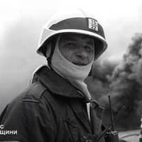 РЯТУВАЛЬНИК, ЯКИЙ ПОСТРАЖДАВ ПІД ЧАС ГАСІННЯ ПОЖЕЖІ В ОДЕСІ, ПОМЕР – ДСНС