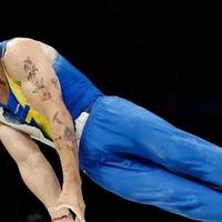 «Весь світ дасть тріщину». Що символізувала форма Іллі Ковтуна на Олімпіаді-2024 — фото