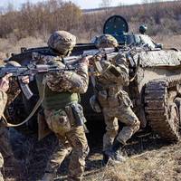 «Наші за добу просуваються на 100-200 метрів на фронті, а ЗСУ в РФ за добу пройшли 15 км… Чому???!!!» «Курська» істерика Z-блогерів