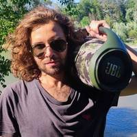 У ЧЕРНІВЦЯХ ПРОЩАЮТЬСЯ З ПОЛЕГЛИМ ВІЙСЬКОВИМ РУДЕНКОМ