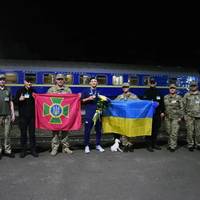 На кордоні з Польщею зустріли олімпійського чемпіона з боксу Олександра Хижняка