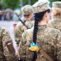 Мають в ліжку всі по черзі”: капелан Сергеєв грубо висловився про жінок у ЗСУ