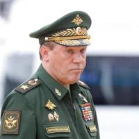 ПУТІН, ЙМОВІРНО, ВІДСТОРОНИВ ГЕРАСИМОВА ВІД КЕРУВАННЯ ОБОРОНОЮ КУРСЬКА, – АНАЛІТИКИ