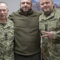 Залужний – генерал перемоги, а Сирський…?”: Чмут порівняв двох головкомів ЗСУ