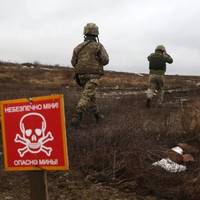 УР-77 ПІДІРВАВ МІННЕ ПОЛЕ: ЗСУ ПОКАЗАЛИ ПЕРШІ СЕКУНДИ ПРОРИВУ В КУРСЬКУ ОБЛАСТЬ