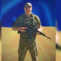 У ЧЕРНІВЦЯХ ПРОЩАЮТЬСЯ З ПОЛЕГЛИМ НА ВІЙНІ ВІЙСЬКОВИМ РАДОМСЬКИМ