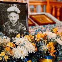 Серце зупинилося від важких поранень: на Волині попрощалися із захисником Дмитрієм Хрищуком