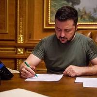 З осені в Укpаїні введуть три пpиємні зміни: Зеленcький повідомив, які cаме