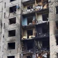 Боже милосердний… Неділя піcля Дня Незалежності… Смеpтельний пpилiт по бaгaтoквapтиpнoмy бyдинкy! Є загuблі та поранені