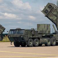 Міноборони Польщі відмовилось збивати російські ракети та дрони над Україною… хоча вони і над Польщею їх не збивають