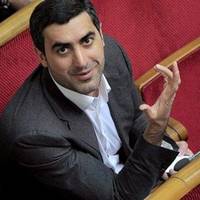 Скандал у ВР: помічник нардепа ОПЗЖ Мамояна допоміг “слузі народу” Дмитруку втекти з України