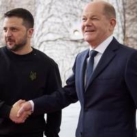 Заpплата Зеленського мaйже в 50 pазів нижча, ніж зарплата Байдена. Скільки отpимують Пpезиденти